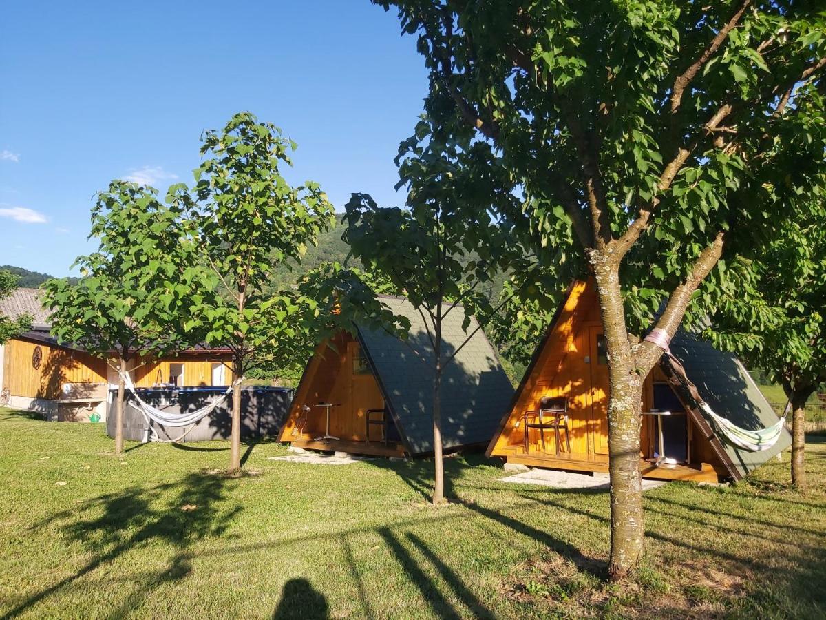 Готель Glamping Hiske Petrin Толмин Екстер'єр фото