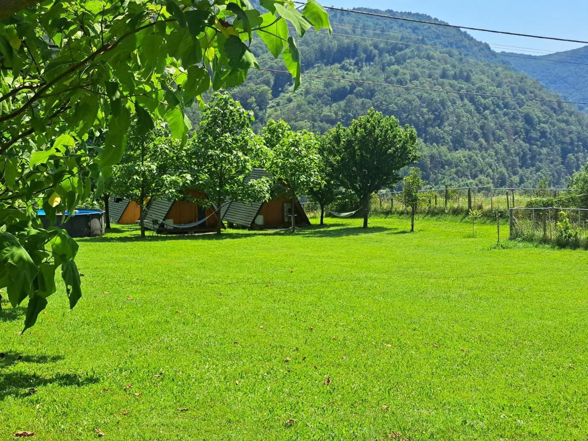 Готель Glamping Hiske Petrin Толмин Екстер'єр фото